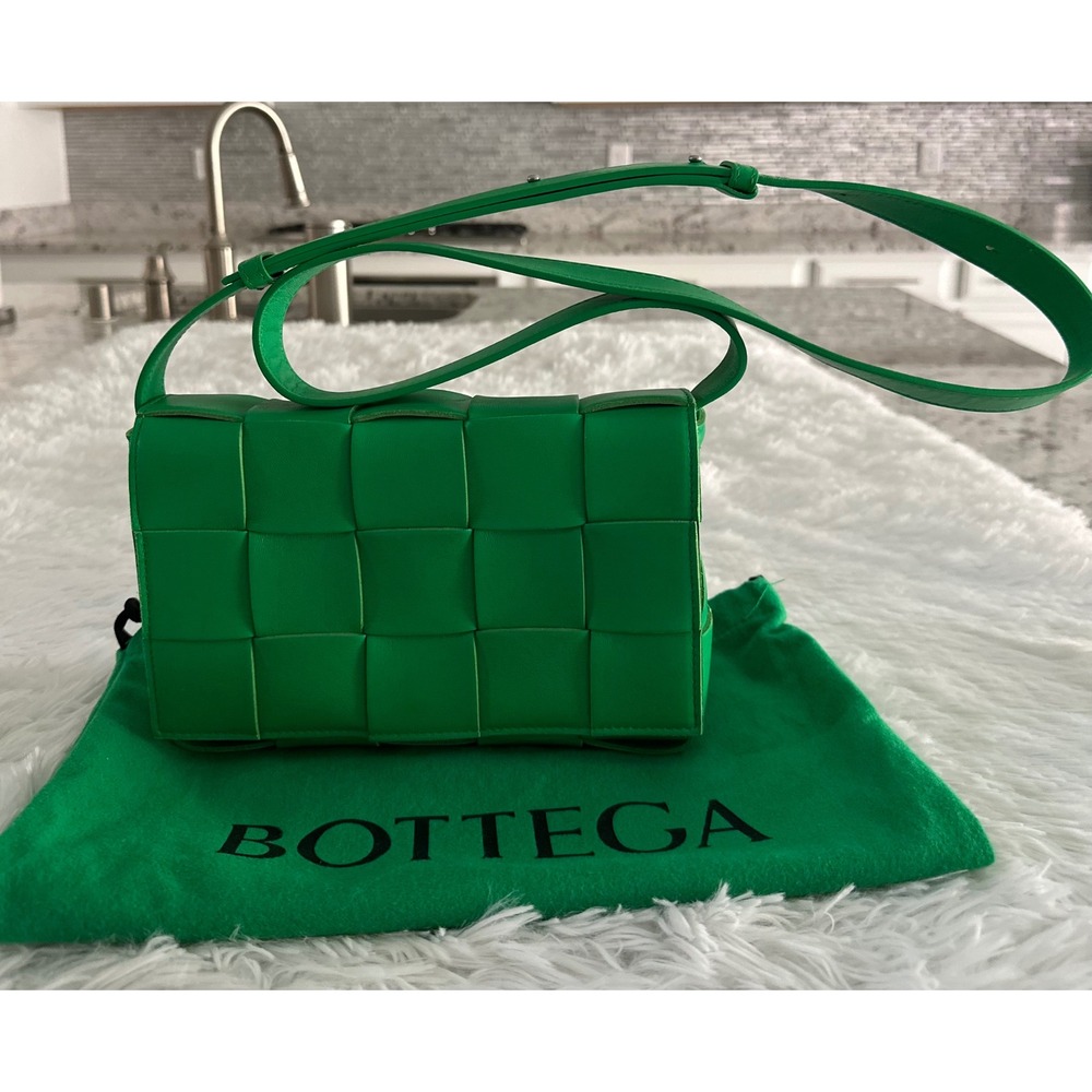 Bottega Veneta Cassette Leather Parakeet Green Crossbody Bag Handbag